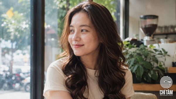 Tóc uốn lọn xoăn sóng lớn bồng bềnh của phụ nữ Việt