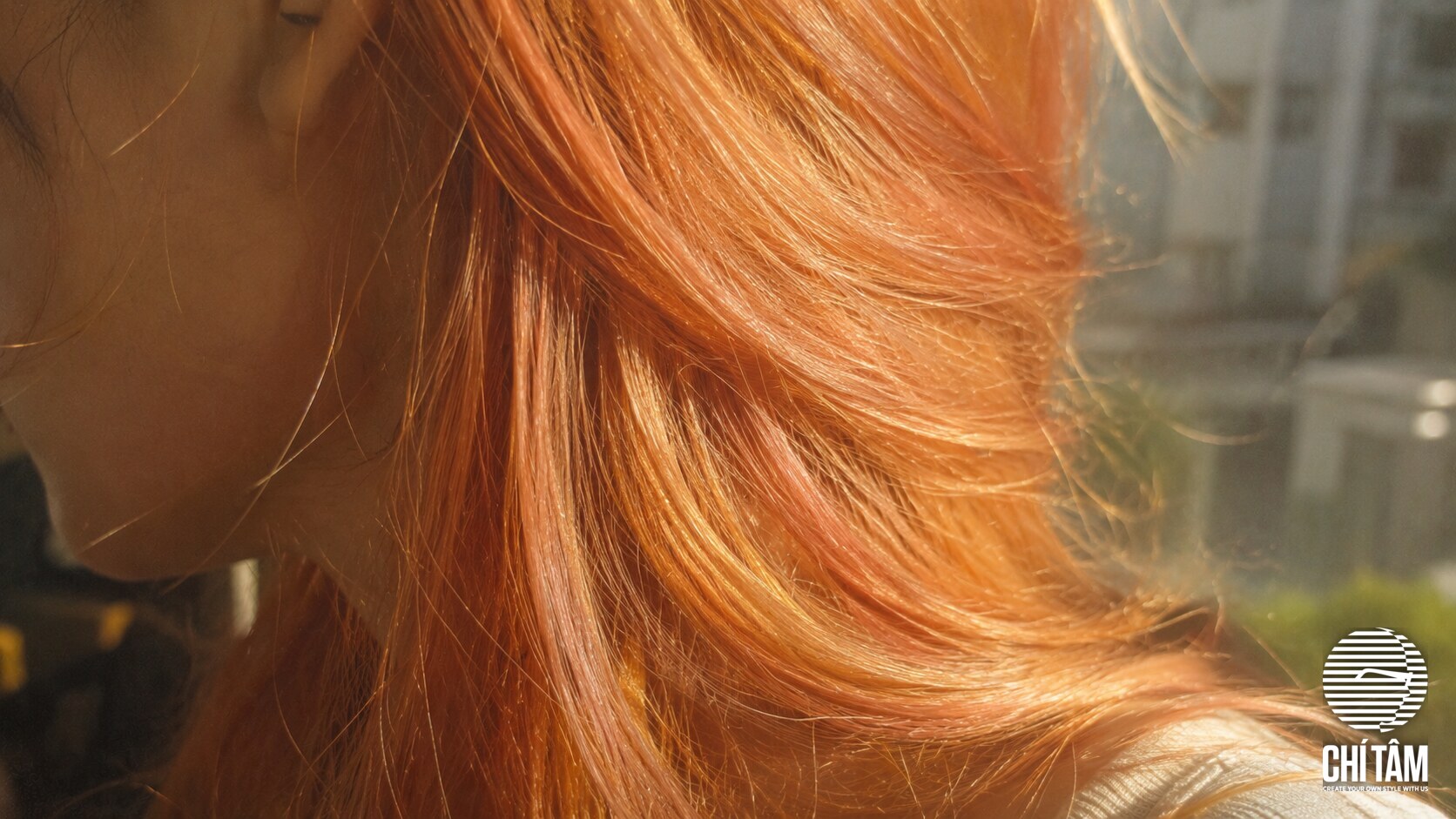 Cận cảnh sợi tóc Strawberry Blonde undertone hồng cam tại Chí Tâm Hair Salon