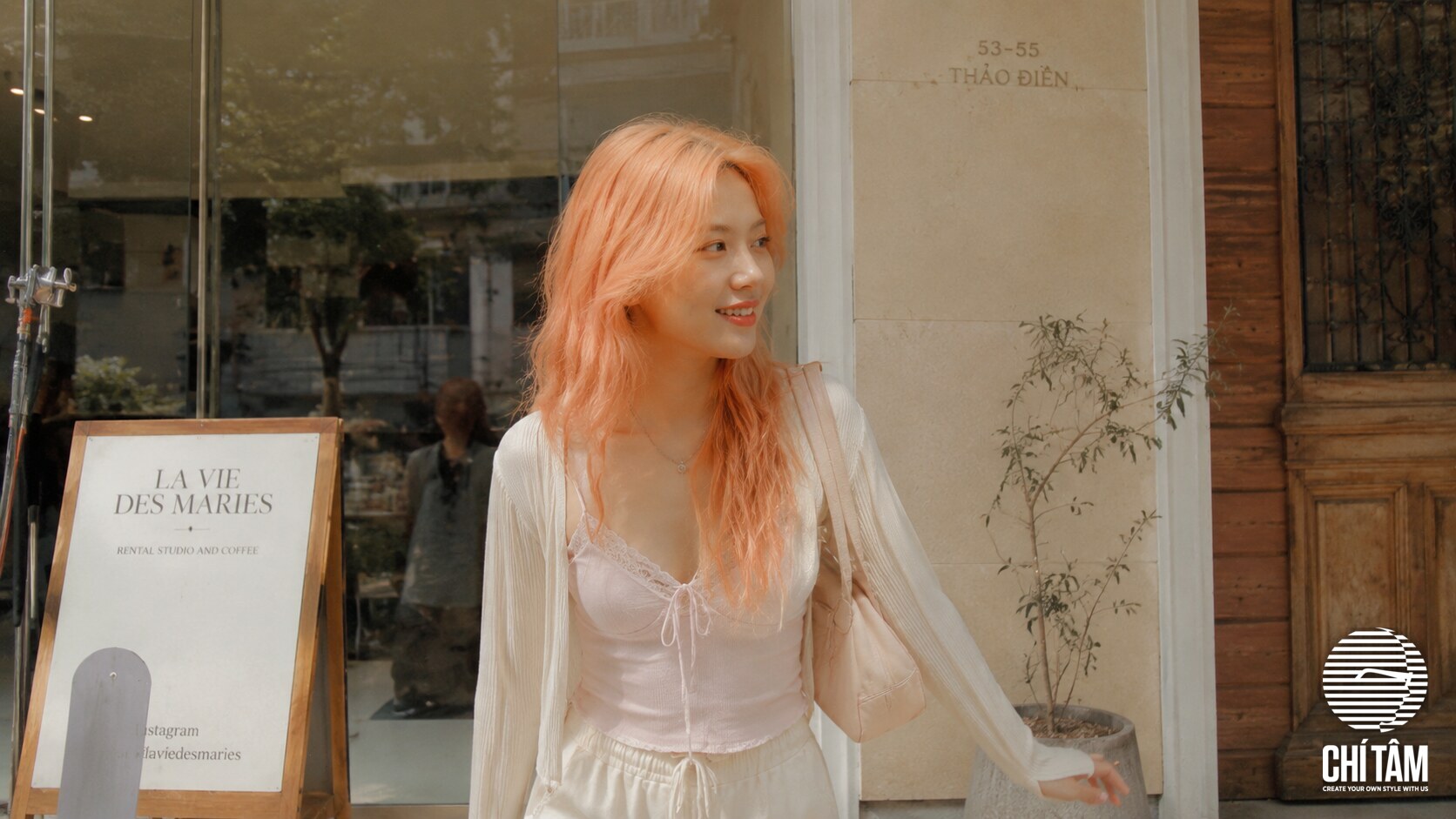 Strawberry Blonde 2026 lifestyle outfit pastel tại Chí Tâm Hair Salon