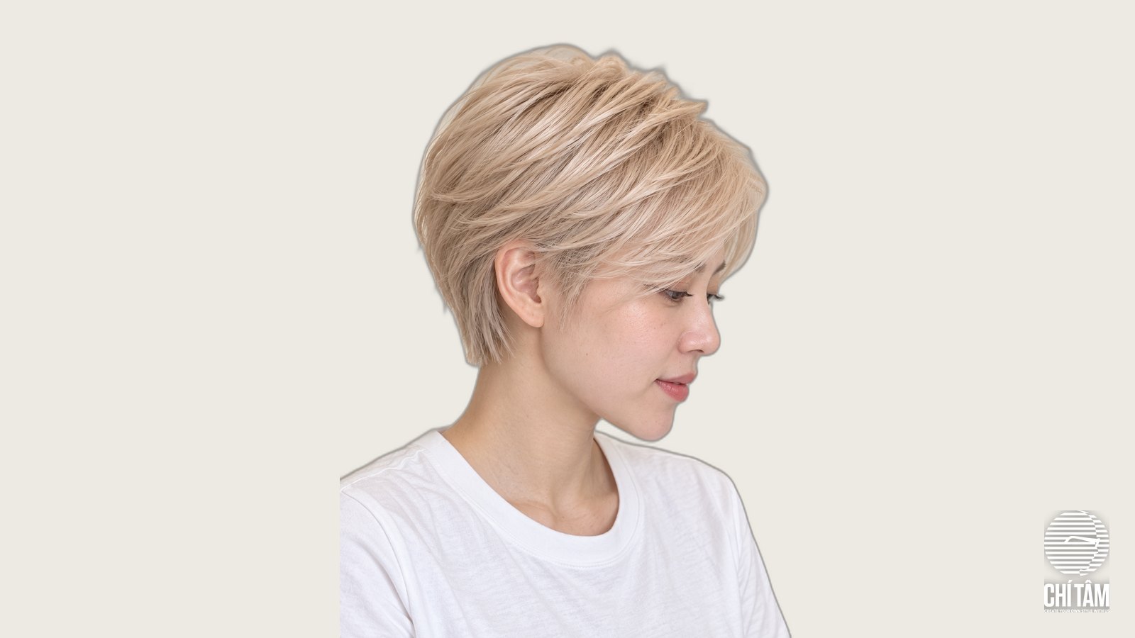 Tóc pixie vàng champagne nhìn nghiêng - Chí Tâm Hair Salon