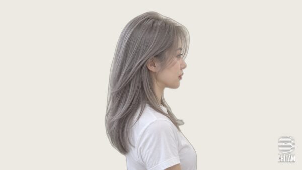 Tóc xám khói ash grey nhìn nghiêng - màu xám lên đều từ chân tóc tại Chí Tâm Hair Salon