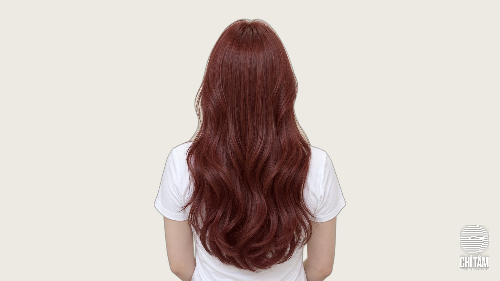 Mái tóc dài đỏ gạch brick red nhìn từ sau lưng