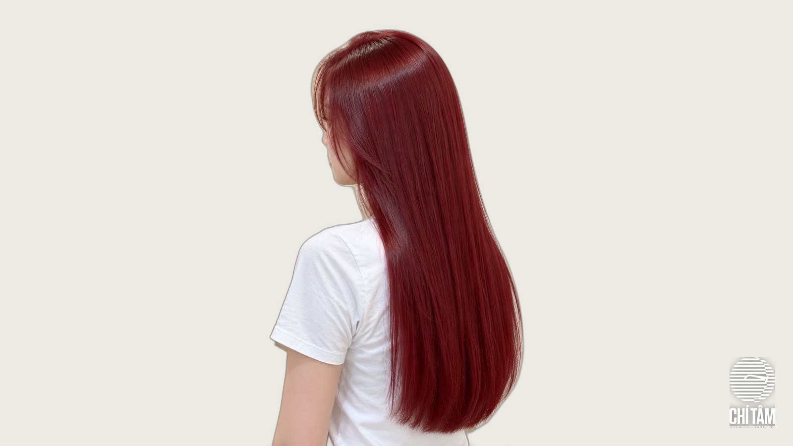 Tóc đỏ ruby suôn bóng góc chéo sau tại Chí Tâm Hair Salon