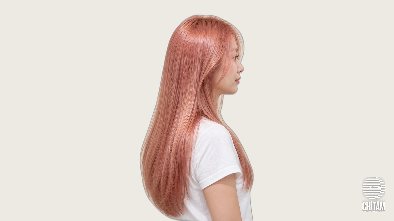 Tóc rose gold dài suôn nhìn nghiêng tại Chí Tâm Hair Salon
