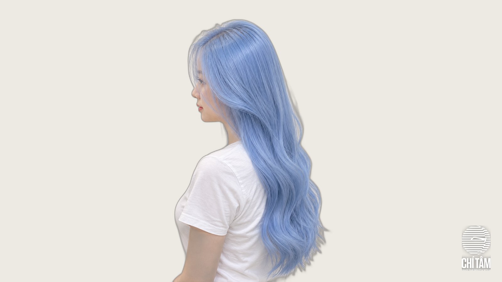 Tóc xanh baby blue cho tóc dài đã tẩy, góc nghiêng tại Chí Tâm Hair Salon